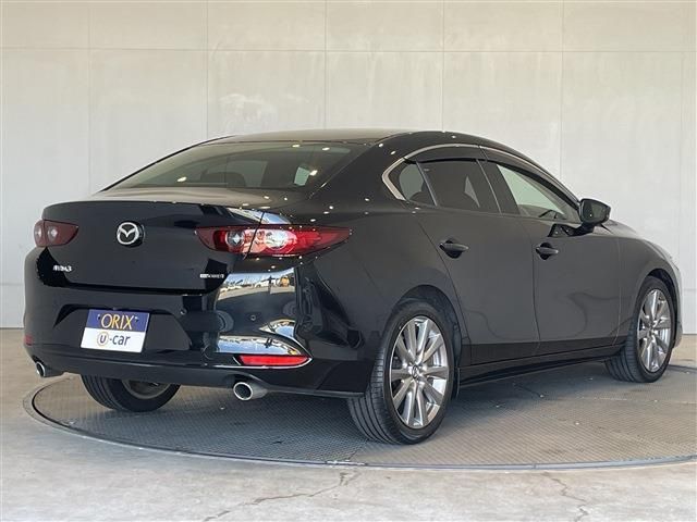 MAZDA3 SEDAN