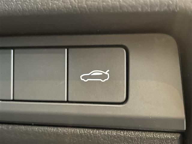 MAZDA3 SEDAN
