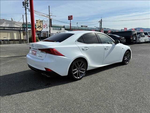 LEXUS IS200t
