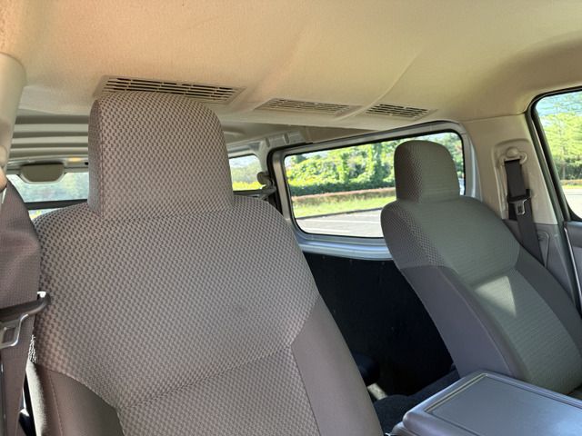 NV350 CARAVAN 4WD