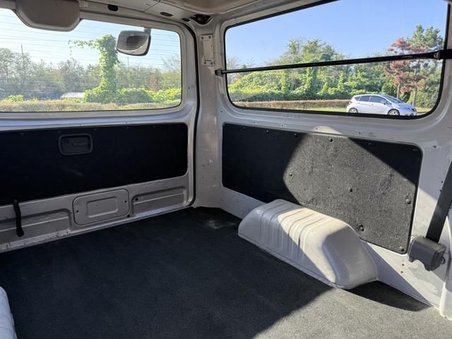 NV350 CARAVAN 4WD