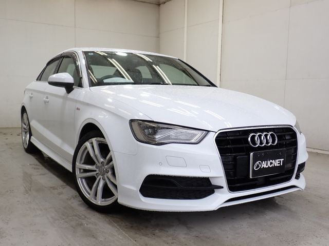 AUDI A3 Sedan