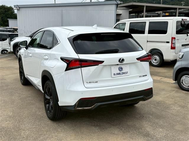 LEXUS NX300h