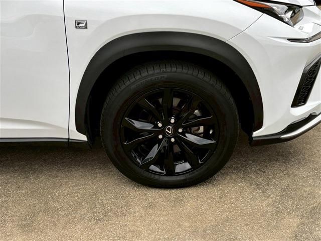 LEXUS NX300h