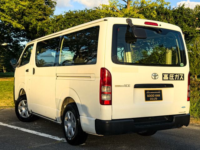 HIACE van 4WD