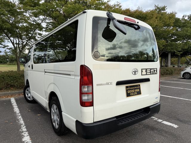 HIACE van 4WD