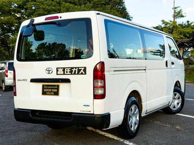 HIACE van 4WD