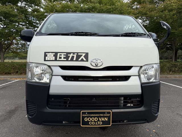 HIACE van 4WD