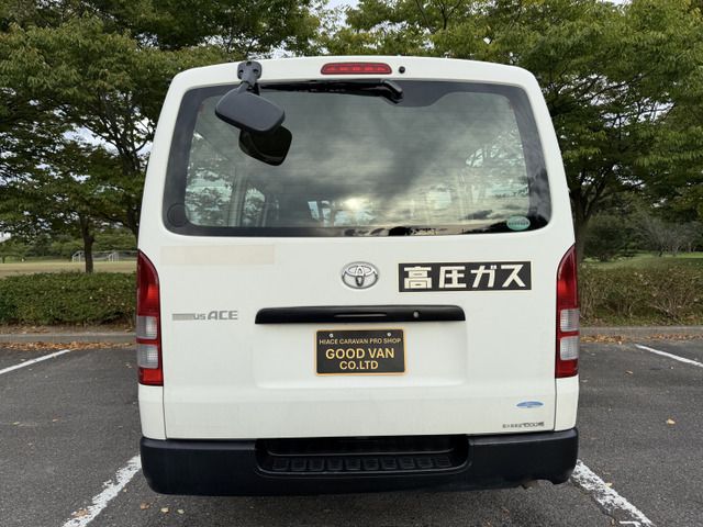 HIACE van 4WD
