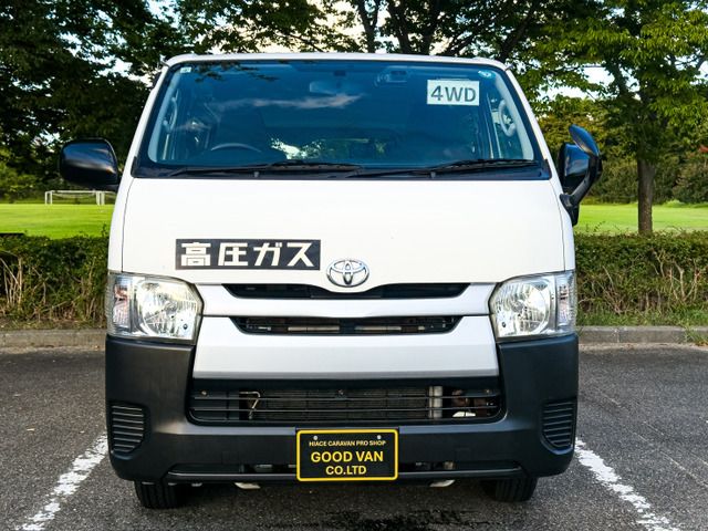 HIACE van 4WD