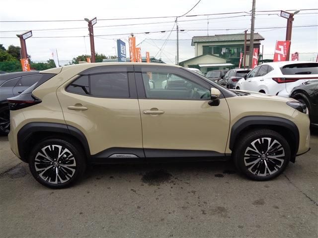 YARIS CROSS HYBRID