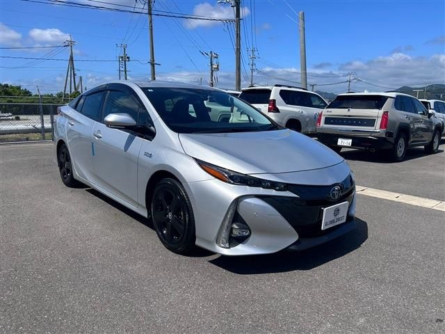 PRIUS PHV