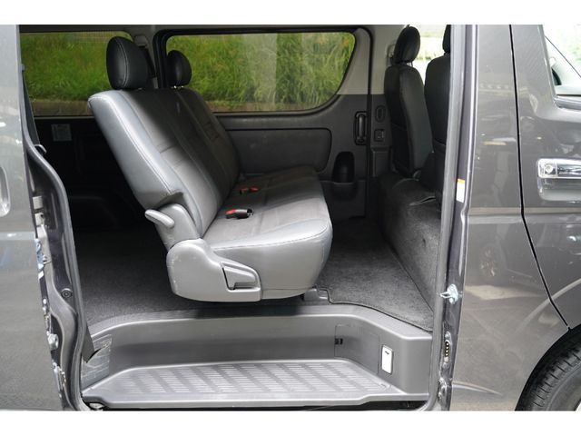 HIACE van 4WD