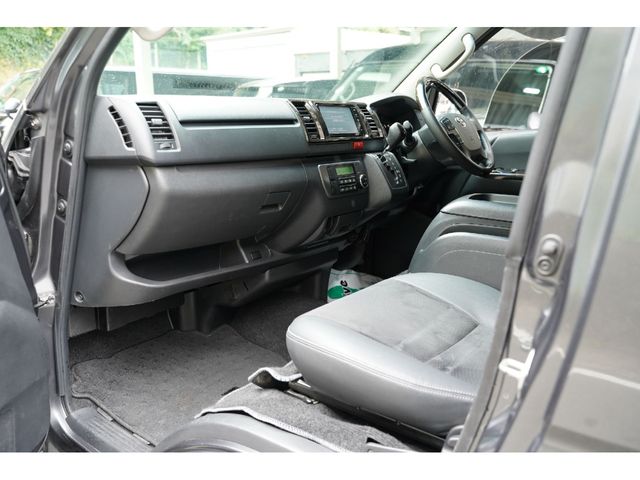 HIACE van 4WD