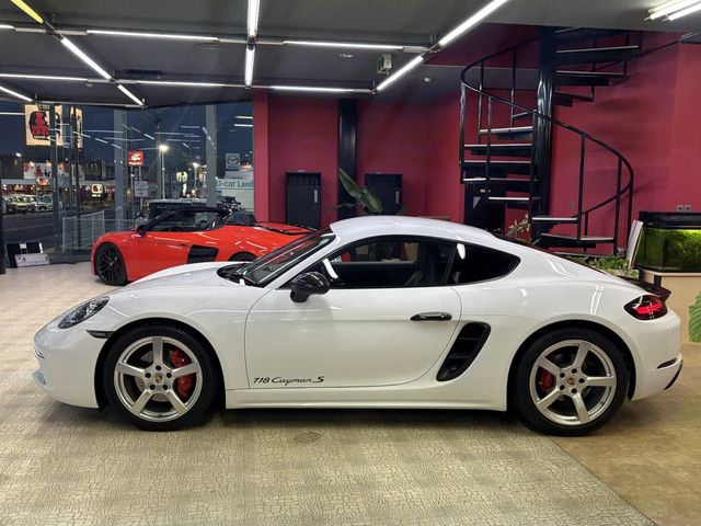 PORSCHE 718CAYMAN S
