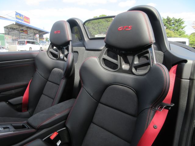 PORSCHE 718BOXSTER