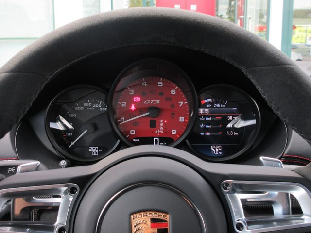 PORSCHE 718BOXSTER