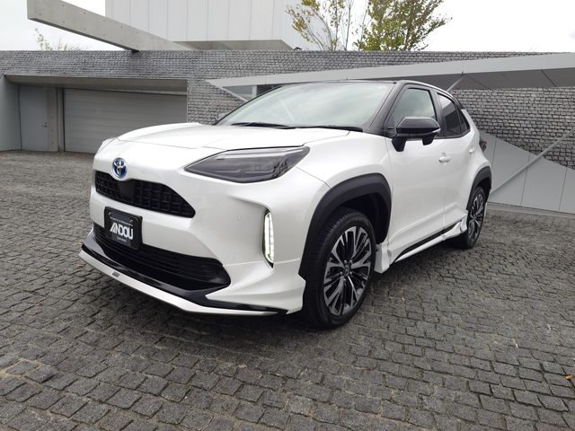 YARIS CROSS HYBRID