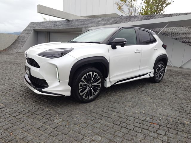 YARIS CROSS HYBRID