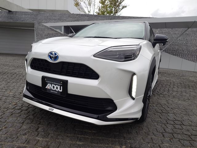 YARIS CROSS HYBRID