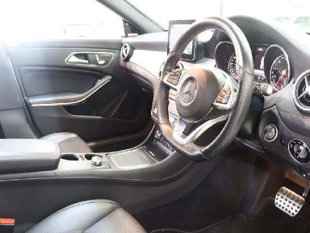 MERCEDES BENZ CLA class