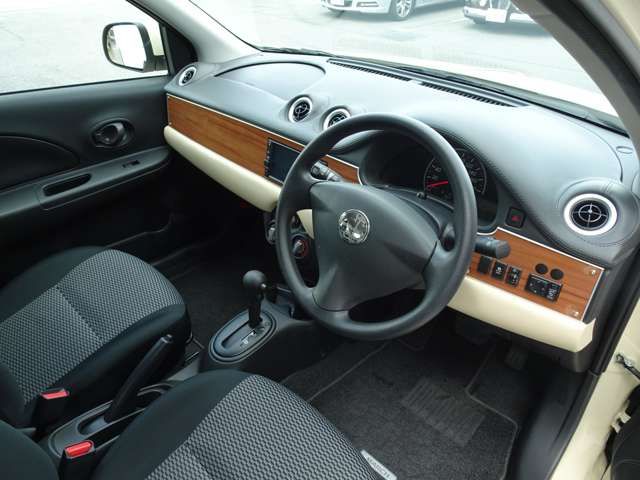 VIEWT Hatchback