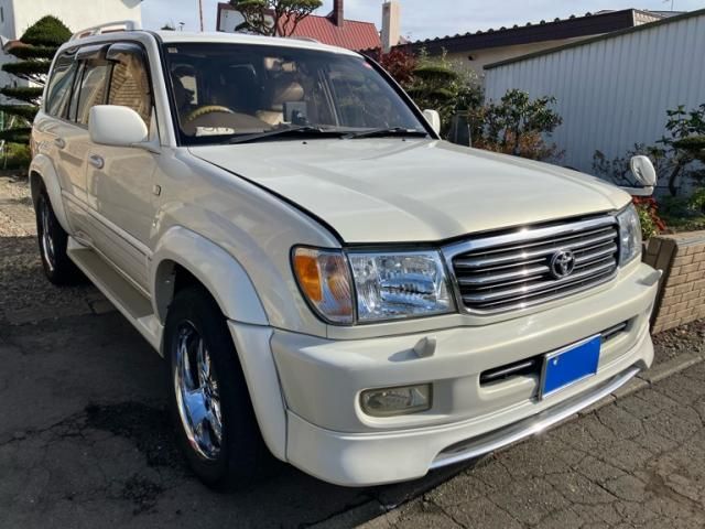LANDCRUISER van