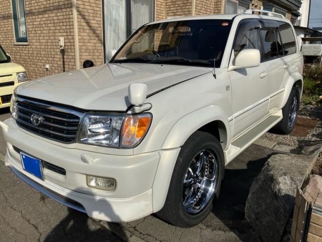 LANDCRUISER van