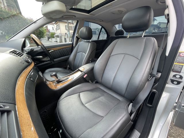MERCEDES BENZ E-Class sedan