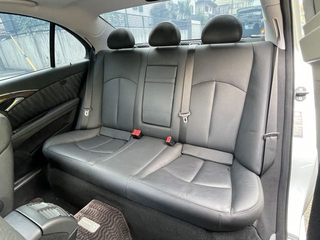 MERCEDES BENZ E-Class sedan