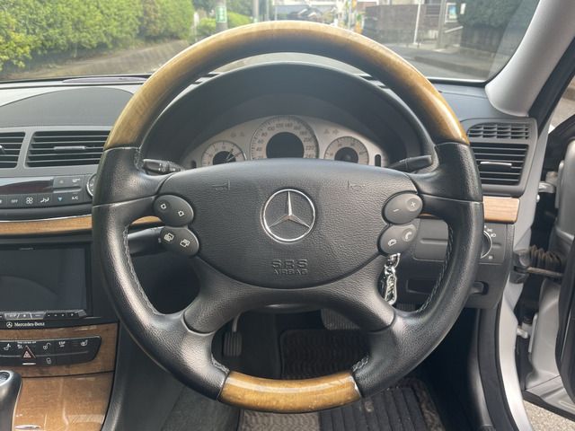 MERCEDES BENZ E-Class sedan