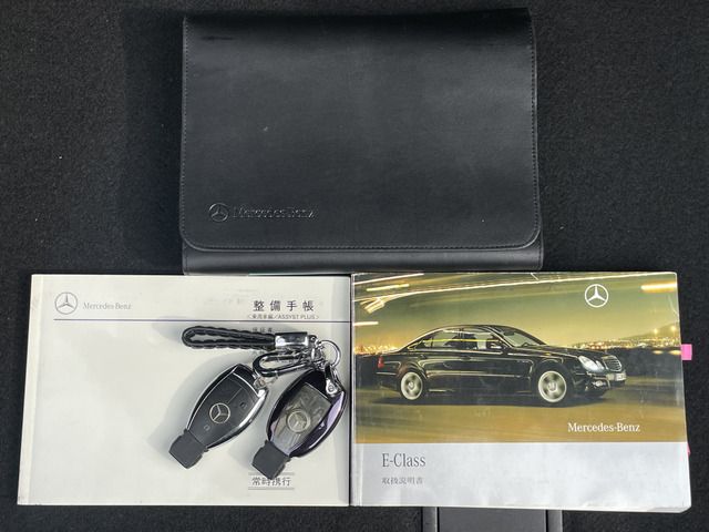 MERCEDES BENZ E-Class sedan