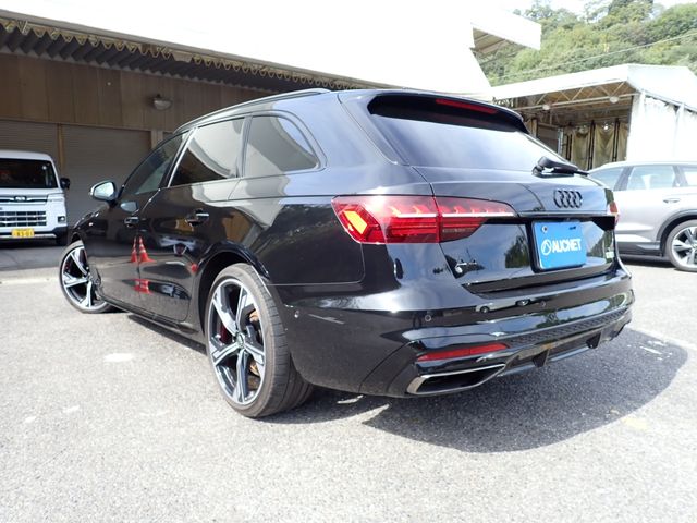 AUDI A4 AVANT
