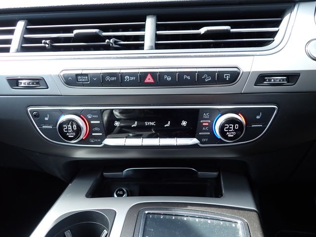 AUDI  Q7