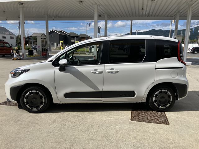 SIENTA HYBRID