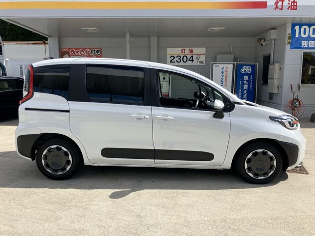 SIENTA HYBRID