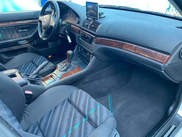 ALPINA B10 limousine
