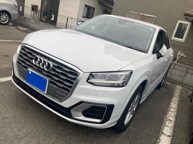 AUDI Q2