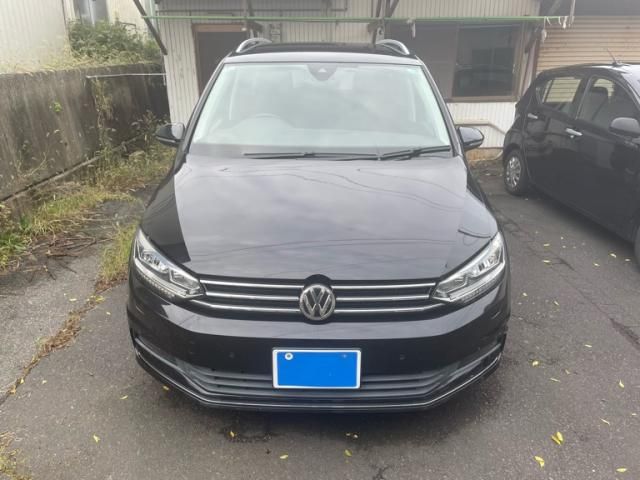 VOLKSWAGEN GOLF TOURAN