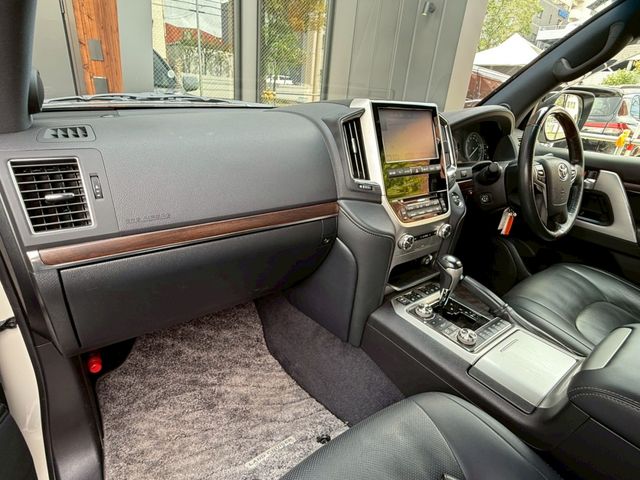 LANDCRUISER wagon