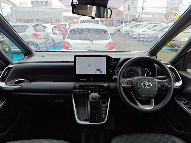 VOXY HYBRID