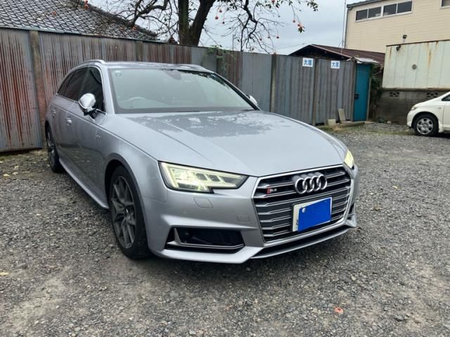 AUDI S4 AVANT