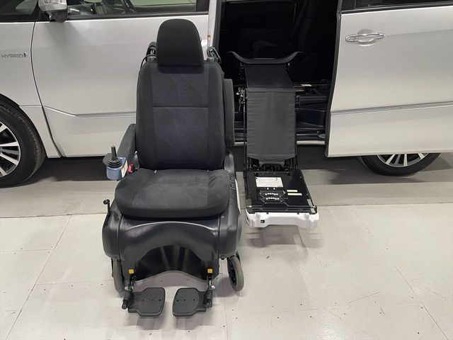 ESTIMA HYBRID 4WD