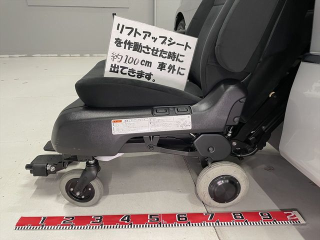 ESTIMA HYBRID 4WD