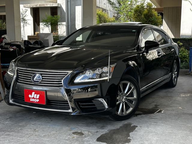 LEXUS LS600hL