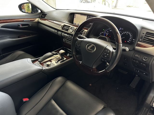 LEXUS LS600hL