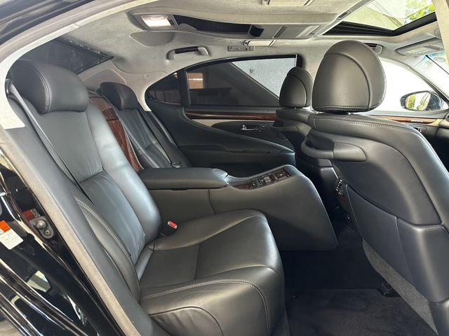 LEXUS LS600hL