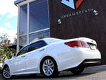 CROWN sedan hybrid