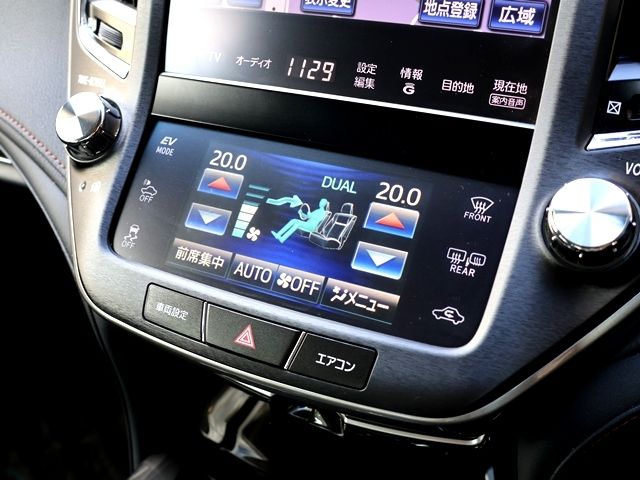 CROWN sedan hybrid