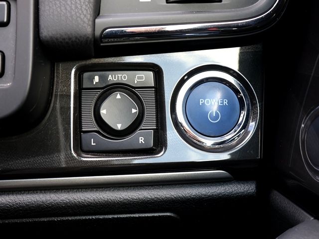 CROWN sedan hybrid